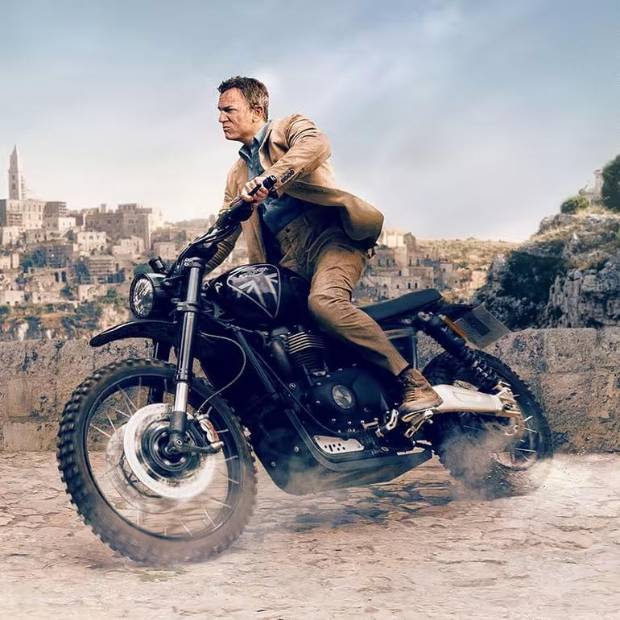 James Bond encima de una Triumph en la 25ª película del personaje de ficción $!James Bond encima de una Triumph en la 25ª película del personaje de ficción