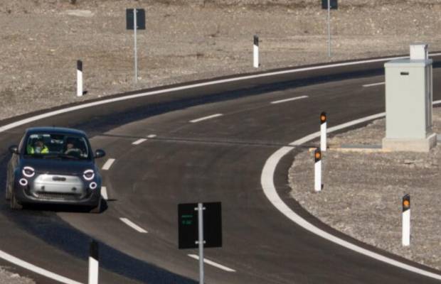El Fiat 500 Eléctrico rodando en la Arena del Futuro $!El Fiat 500 Eléctrico rodando en la Arena del Futuro