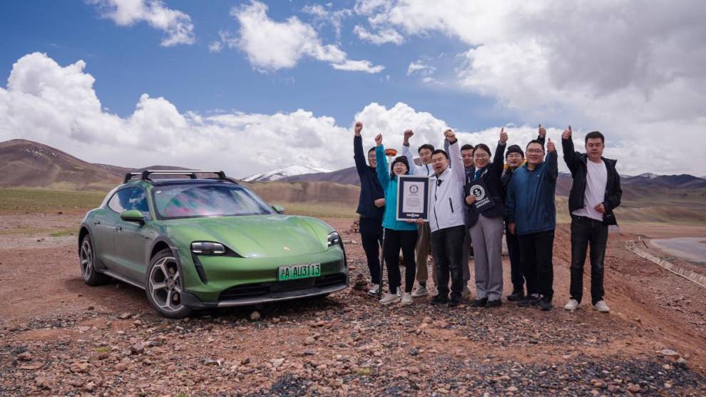 El Porsche Taycan Cross Turismo bate un nuevo récord Guinness