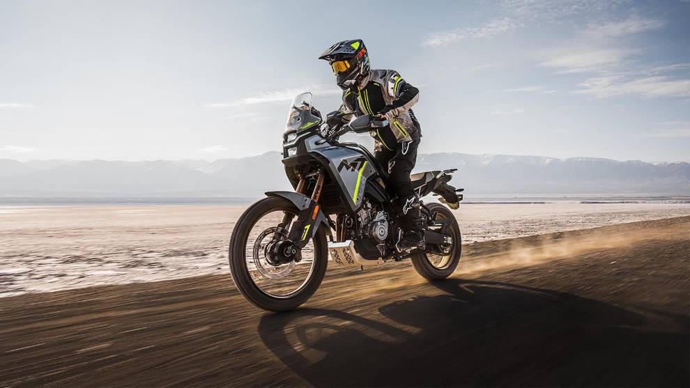 CFMOTO 450MT