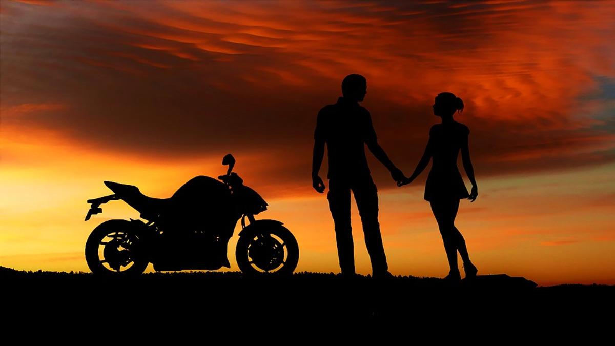 Seis claves para viajar en moto con tu pareja en San Valentín