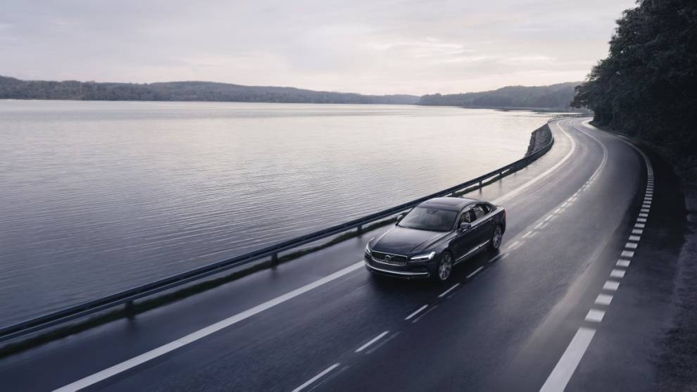Volvo limita la velocidad máxima de todos sus vehículos a 180 km/h