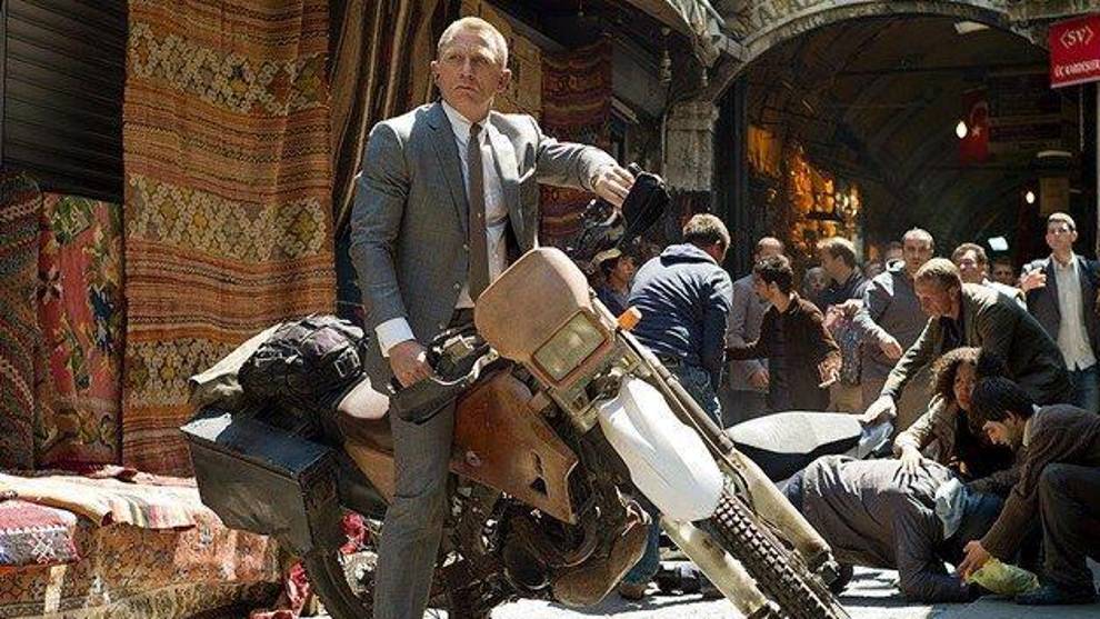 James Bond con su Honda CRF 250 en la escena inicial de ‘Skyfall’