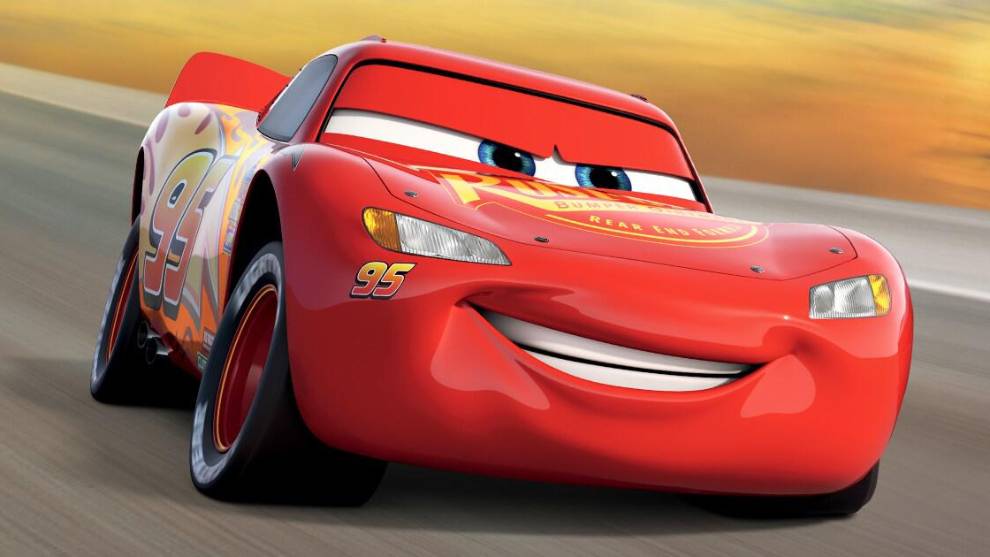 Rayo McQueen es de los coches más famosos y está basado en una serie de vehículos diferentes