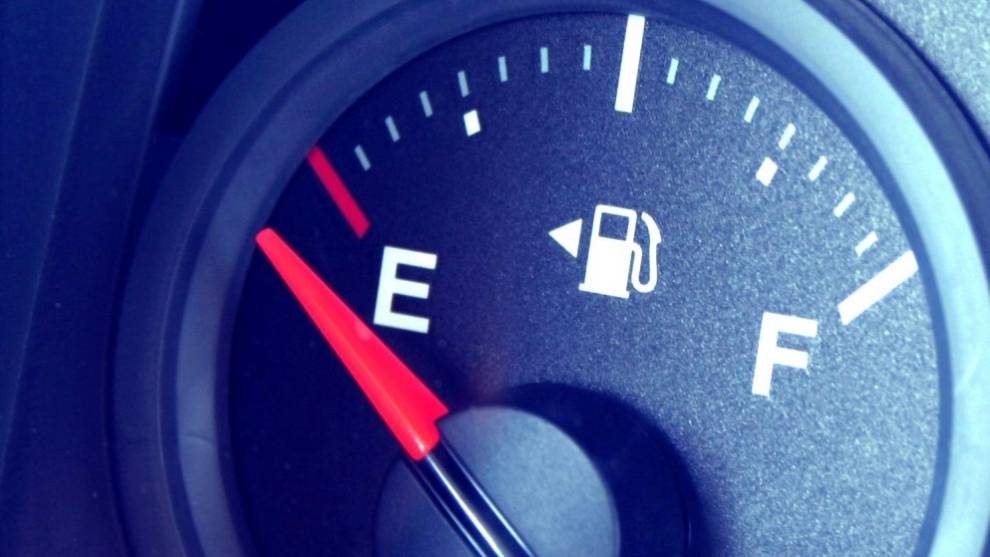 La multa por quedarse sin gasolina puede superar los ¡3.000 euros!