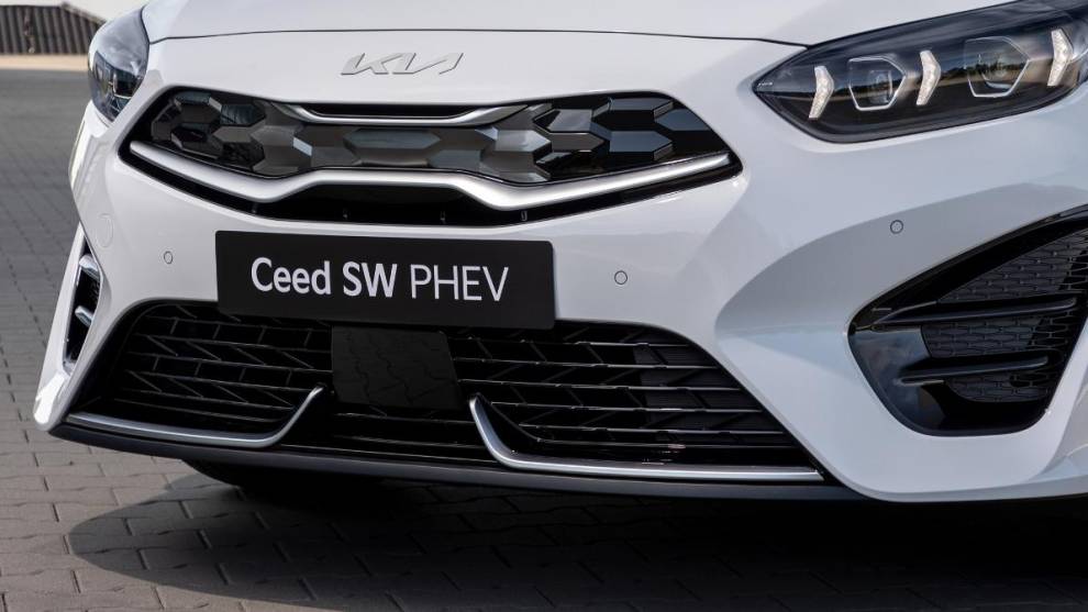 ¿Qué significan las siglas de los coches EV, BEV, HEV y PHEV?