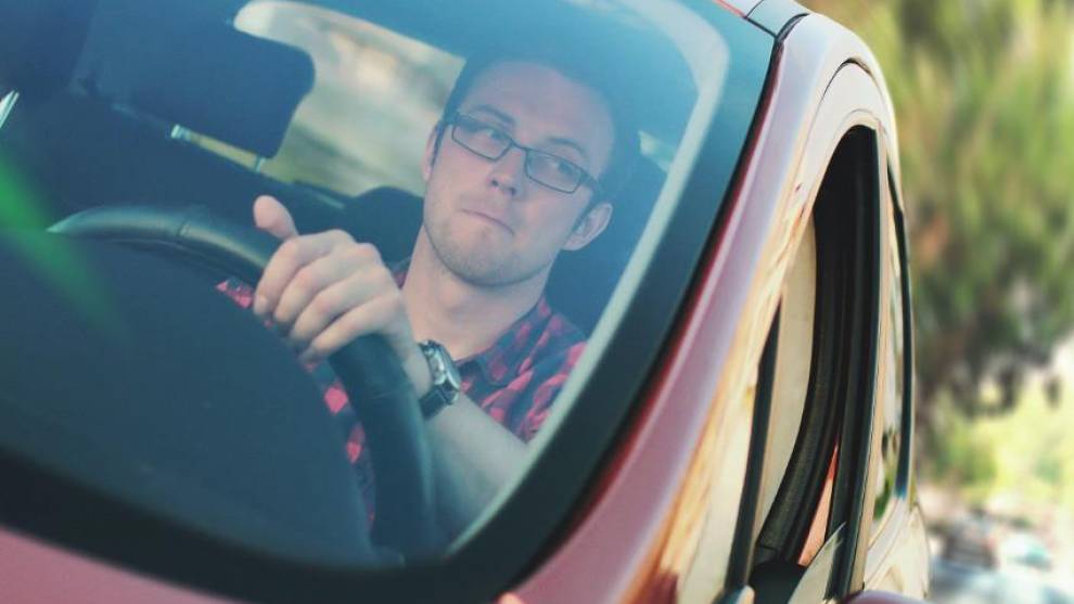 La multa que te pueden poner por conducir sin gafas