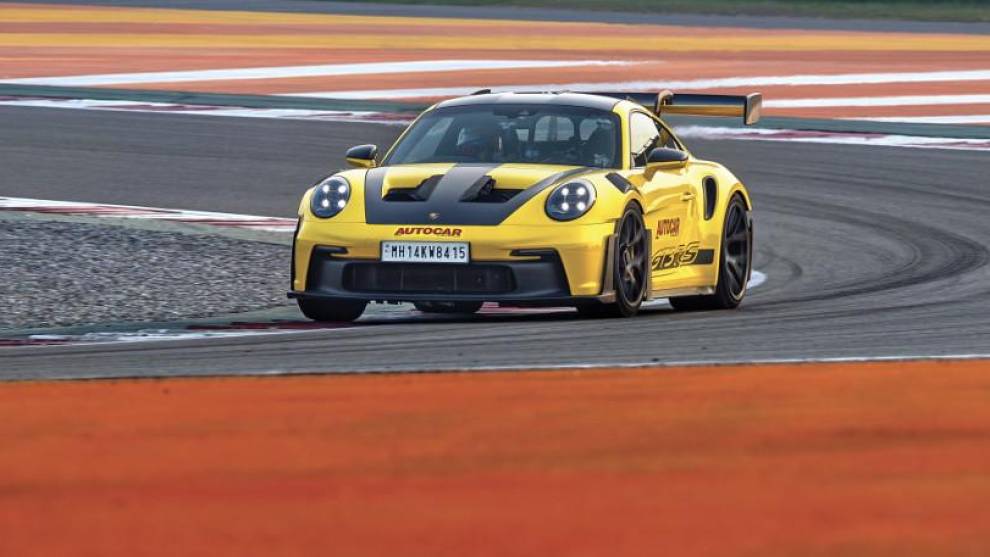 Porsche establece dos nuevos récords en la India con el 911 GT3 RS y el Taycan Turbo S