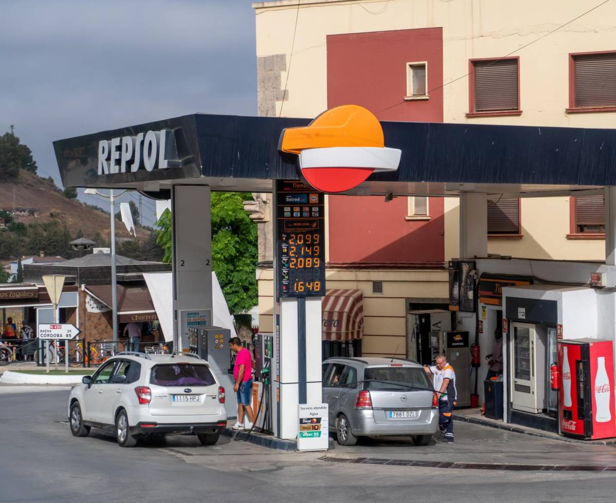 Echar gasolina este día de la semana te saldrá más barato que cualquier otro