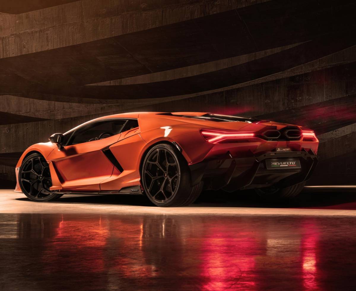 SUPERDEPORTIVOS | Revuelto, el primer toro enchufable de Lamborghini