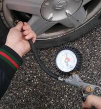 Llevas los cuatro tapones en los neumáticos de tu coche?