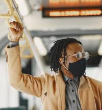 Las mascarillas ya no son obligatorias en el transporte público