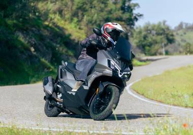 SYM ADX 300, atractivo y a un precio interesante