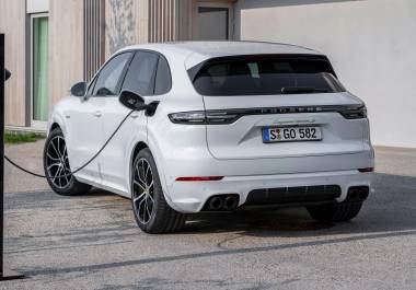 Porsche confirma un Cayenne eléctrico y un nuevo crossover