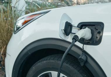 Las ventas de coches electrificados subieron un 6% en el primer cuatrimestre de 2024