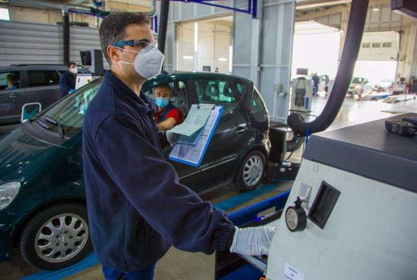 No te compliques, estas alfombrillas de coche cuesta 12 euros y se