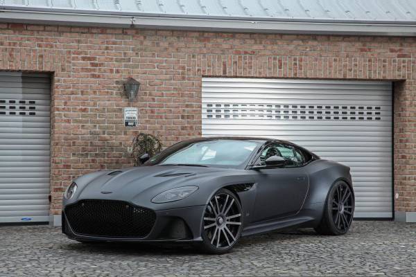 $!Aston Martin DBS.