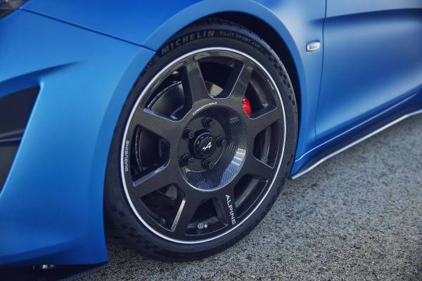 $!Alpine A110R