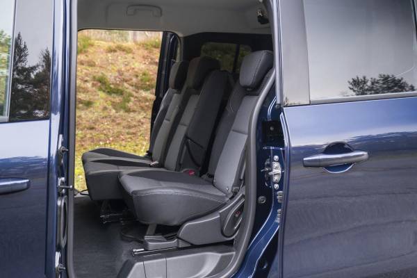 $!Los asientos traseros del nuevo Renault Kangoo Combi e-Tech