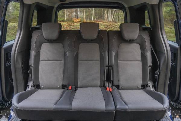 $!Los asientos traseros del Renault Kangoo Combi e-Tech