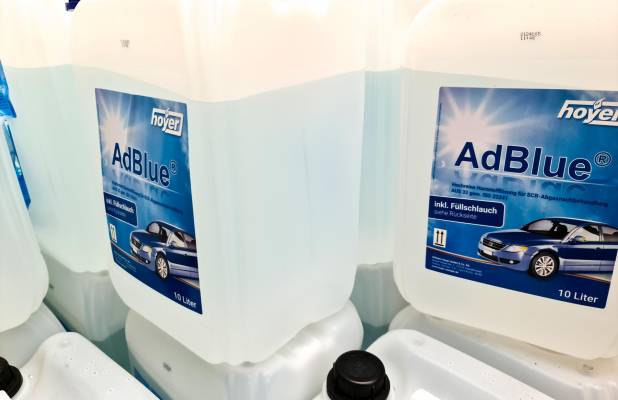 $!El AdBlue es un líquido incoloro e inoloro