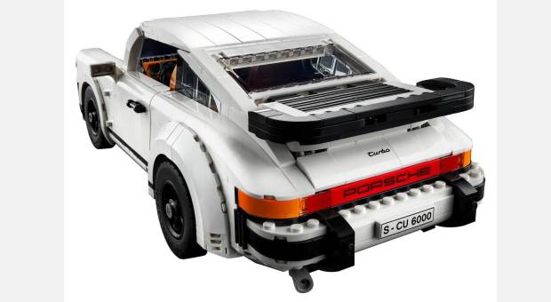 $!El Porsche 911 Turbo de Lego