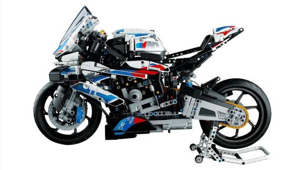 $!El BMW M 1000 RR de Lego