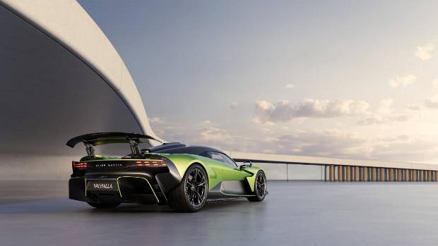 $!Aston Martin retrasa su coche eléctrico y mantiene vivo el V12