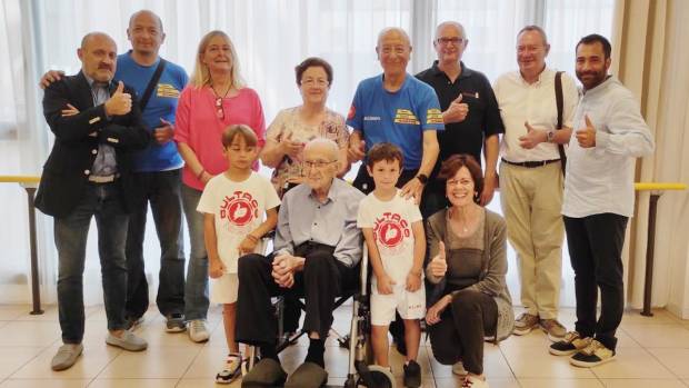 $!Amigos y familia de Albert Nomen en la entrega de la medalla de Bultaco