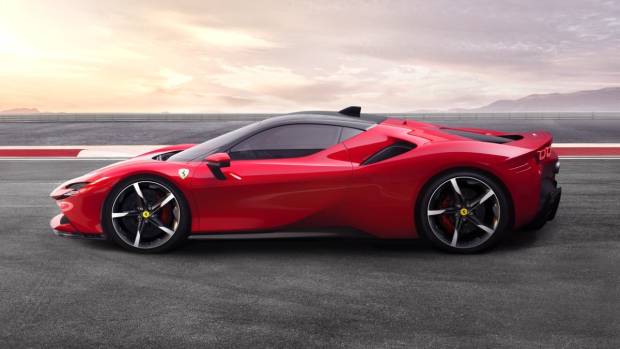 Nuevo Ferrari SF90 Stradale: Un híbrido enchufable de 1.000 cv