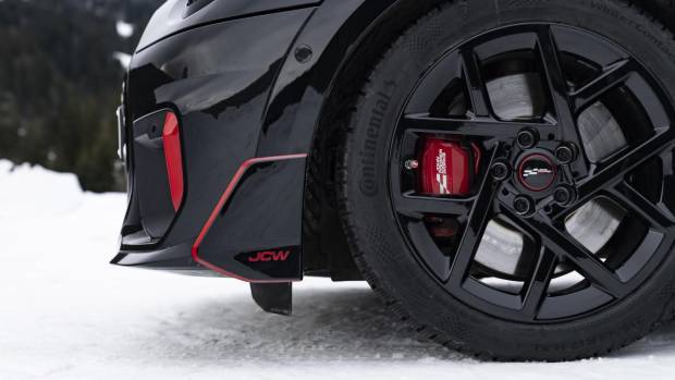 $!Mini John Cooper Works, nieve y hielo: ¿Puede haber algo más divertido?