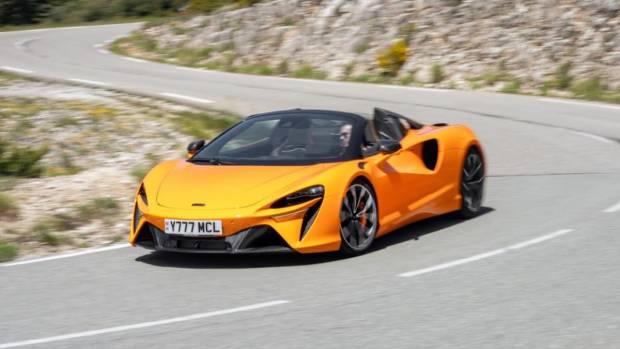 $!McLaren Artura Spider