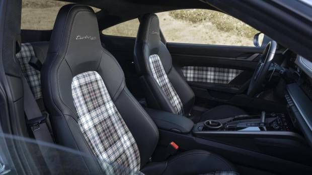 $!El interior del Porsche 911 Turbo 50 Years