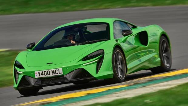 $!El McLaren Artura eleva su potencia hasta los 700 CV