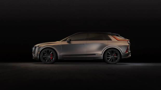 $!Side profile view of the 2026 Cadillac LYRIQ-V in Magnus Metal Frost.