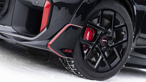 $!Mini John Cooper Works, nieve y hielo: ¿Puede haber algo más divertido?