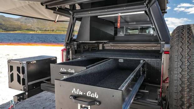 $!Los módulos del Alu-Cab conceden espacio para la camperización.