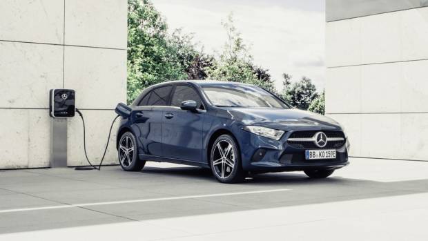 Nuevo Mercedes-Benz Clase A 250e, elegante, híbrido y enchufable