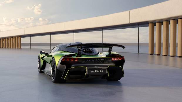 $!Aston Martin retrasa su coche eléctrico y mantiene vivo el V12