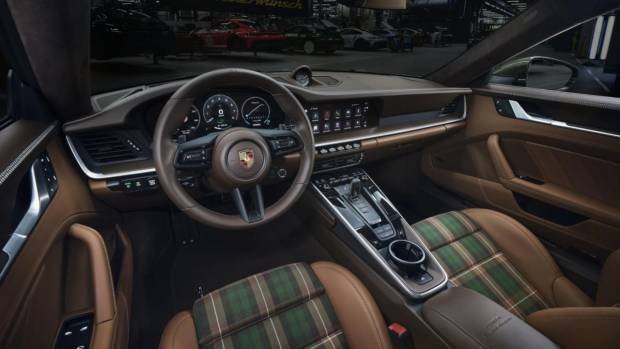 $!Interior del Porsche 911 Cuarenta Edition