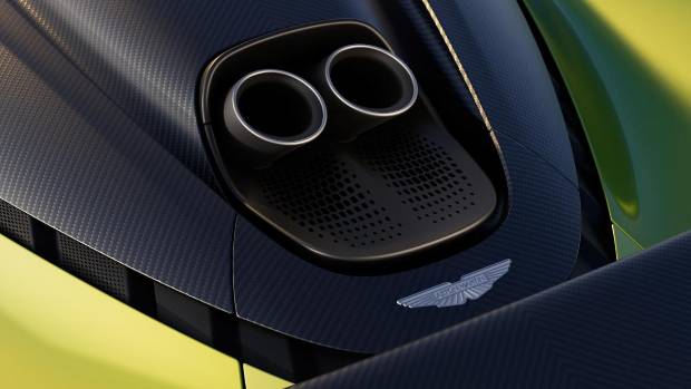 $!Aston Martin retrasa su coche eléctrico y mantiene vivo el V12