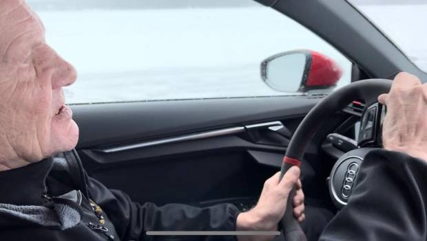 $!Juha Kankkunen al volante del Audi RS 3 quattro.