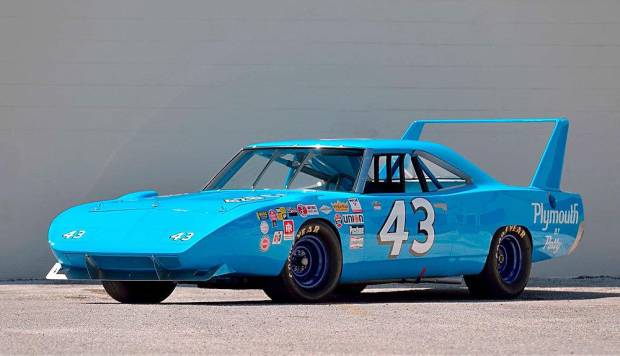 $!El Plymouth Superbird que es “El Rey” en Cars