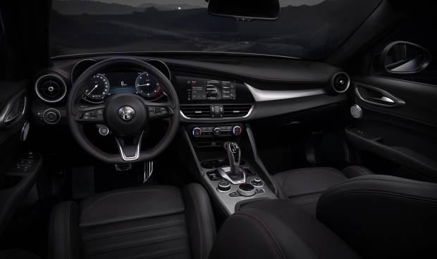 $!Interior del nuevo Alfa Romeo Giulia