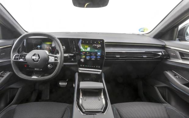 $!Interior del Renault Austral