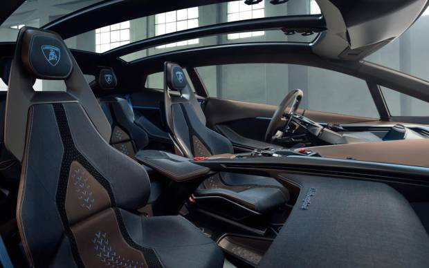 $!Interior del Lamborghini Lanzador