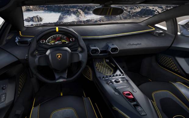 $!Interior del Lamborghini Auténtica