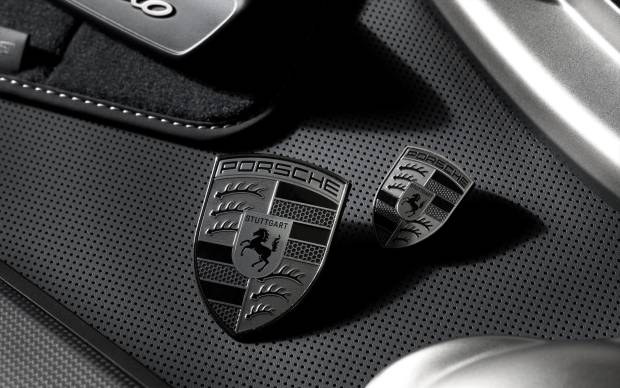 $!El nuevo escudo de Porsche lucirá el tono Turbonite.