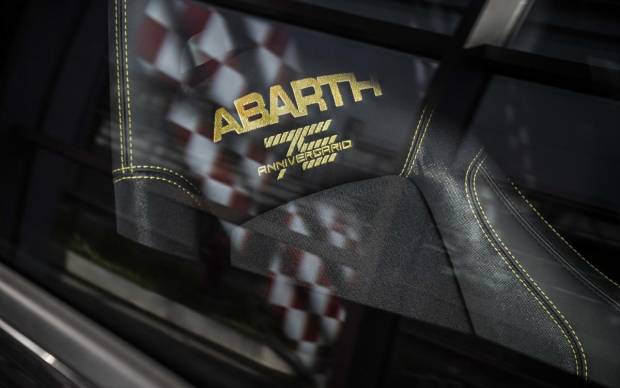 $!Abarth concentra 75 años de historia en un 695 único