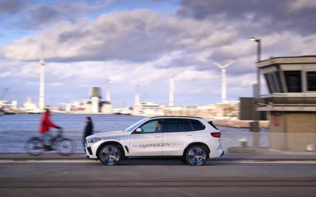 $!On Location BMW iX5 Hydrogen Antwerp